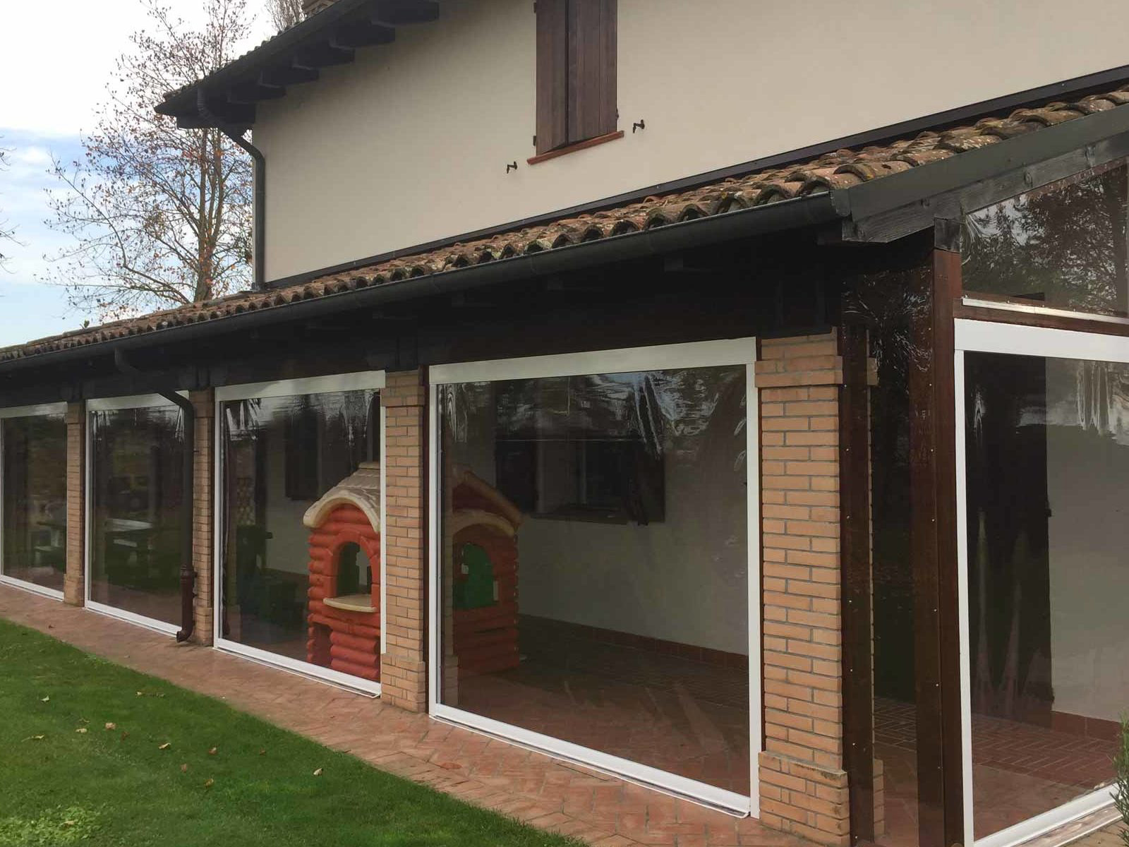 dimensione-ufficio-latina-mobili-ufficio-arredo-tendaggi-tende-a-caduta (4)